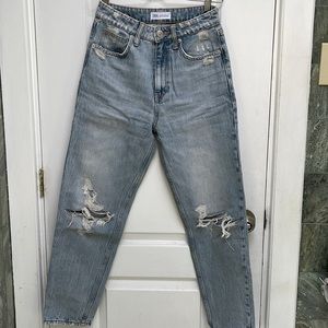 ZARA MOMT FIT JEANS WITH RIPS